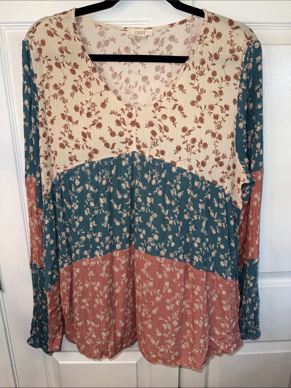 ODDY Floral Colorblock V-Neck Long Sleeve Top - Cream, Teal & Dusty Rose